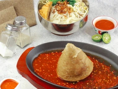 Bakso tumpeng.