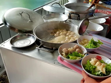 Kedai bakmi.
